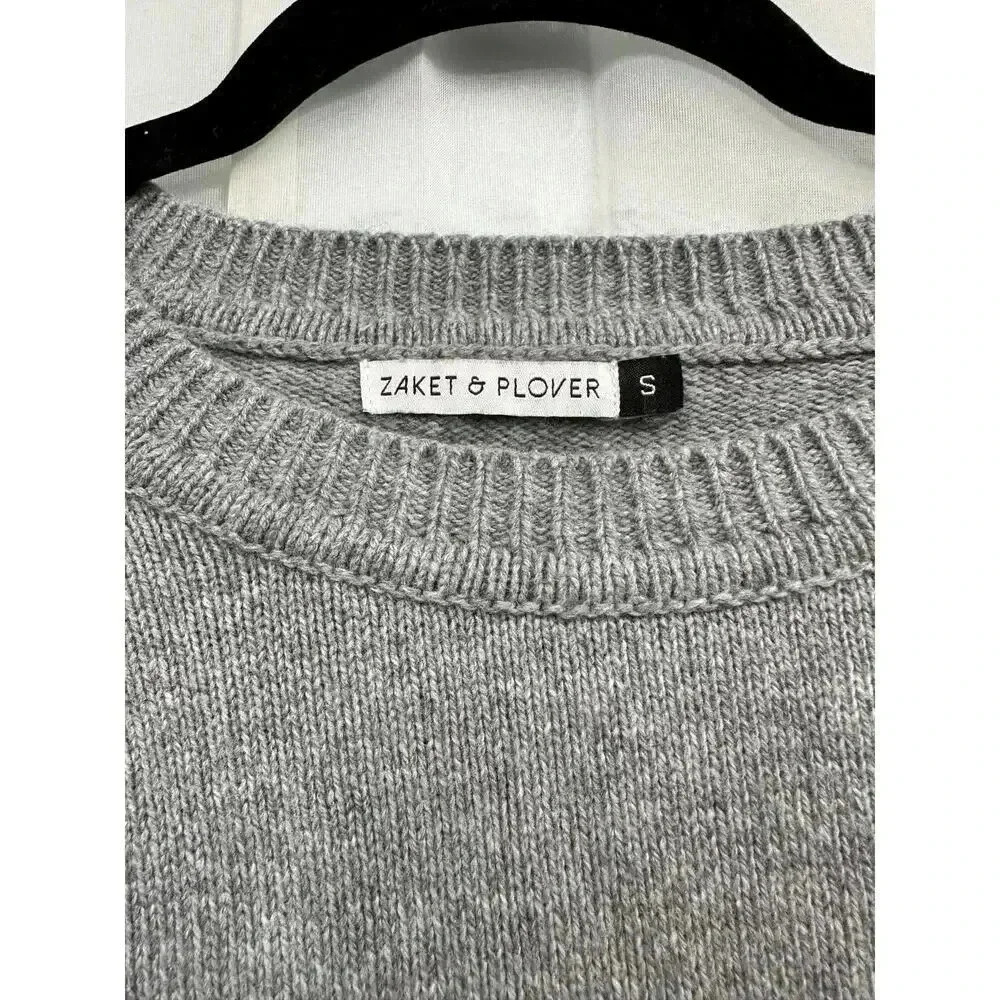 Gray Crew Neck Sweater With Patterned Sleeves - image 8
